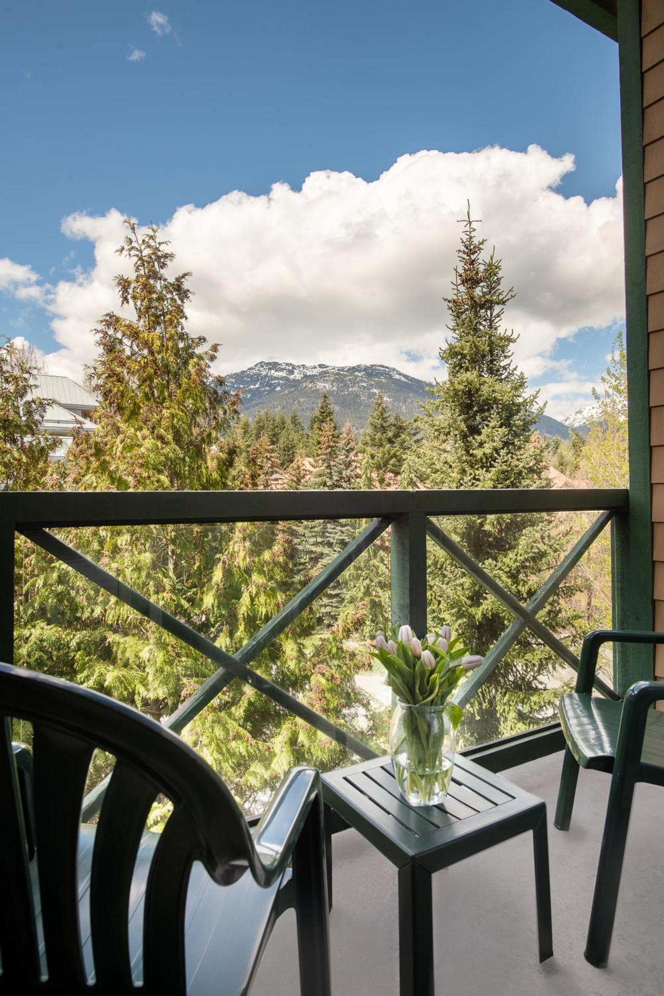 Pinnacle Hotel Whistler Exterior photo