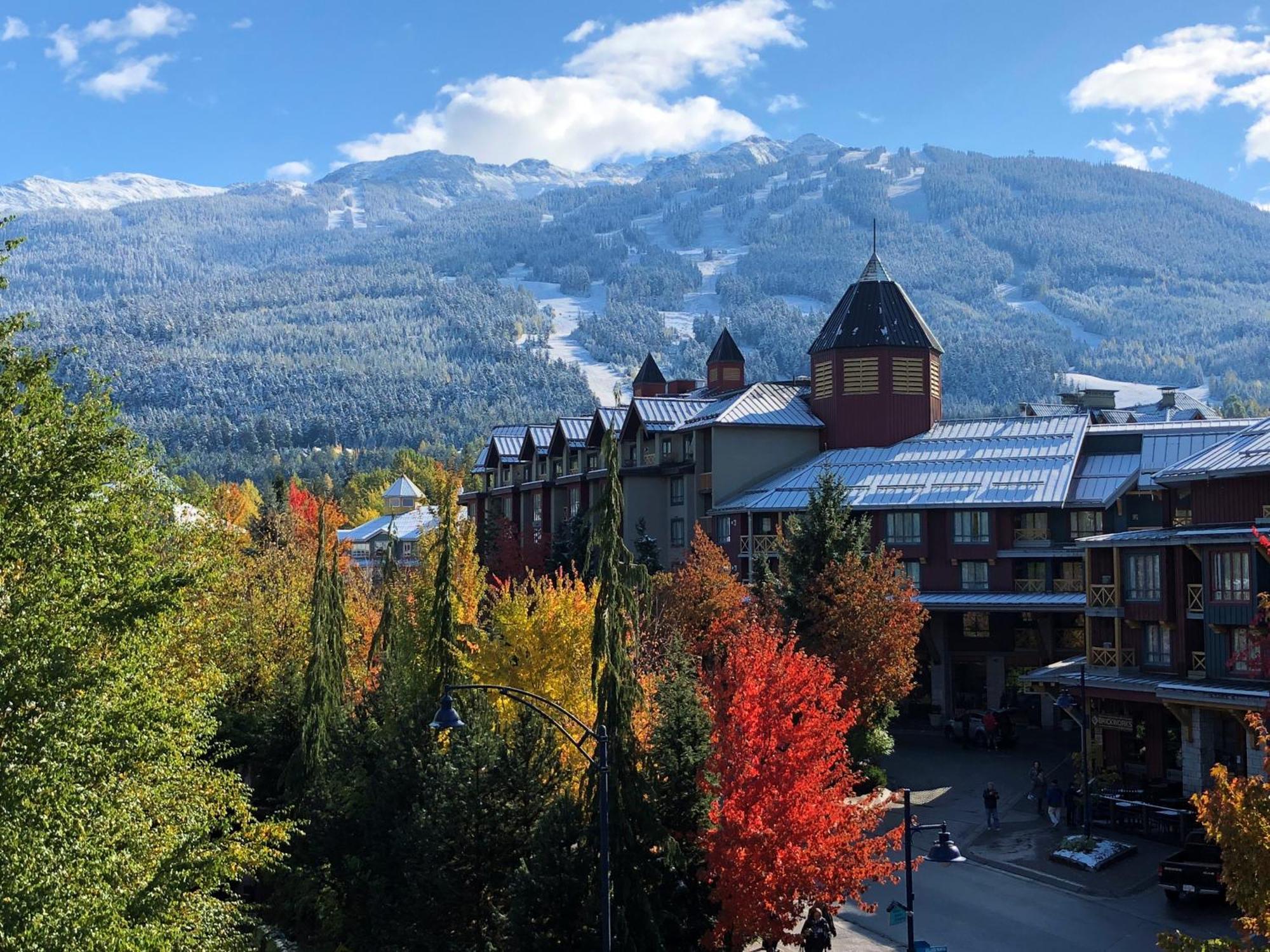 Pinnacle Hotel Whistler Exterior photo