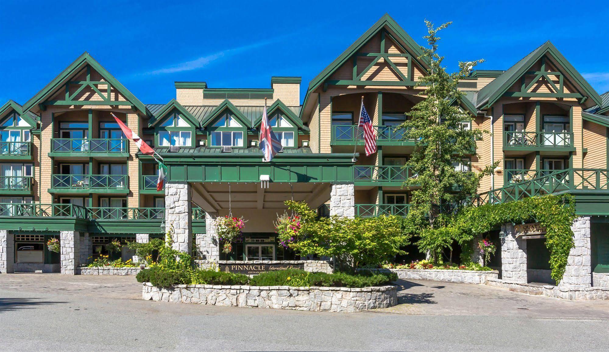 Pinnacle Hotel Whistler Exterior photo