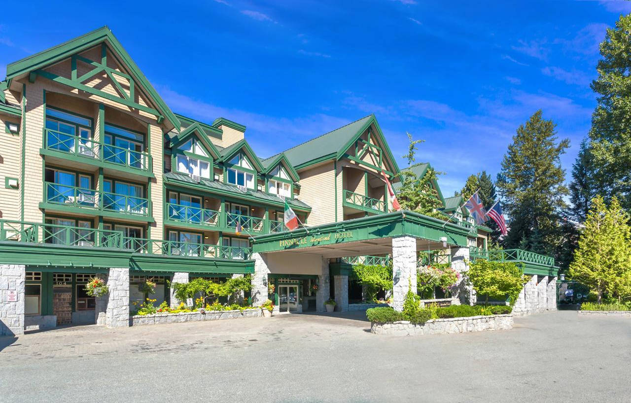 Pinnacle Hotel Whistler Exterior photo